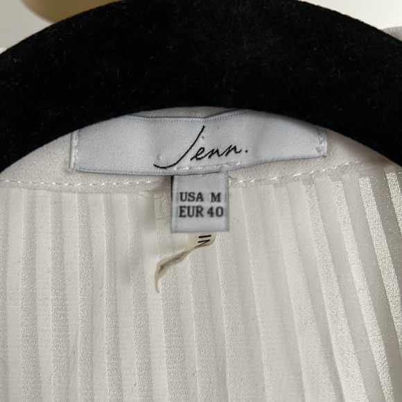 Collared Lacey blouse - Picture 4 of 4